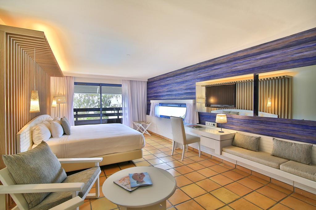ลา เครโอล บีช โฮเต็ล แอนด์ สปา Hotel เลอโกซิเยร์ ภายนอก รูปภาพ